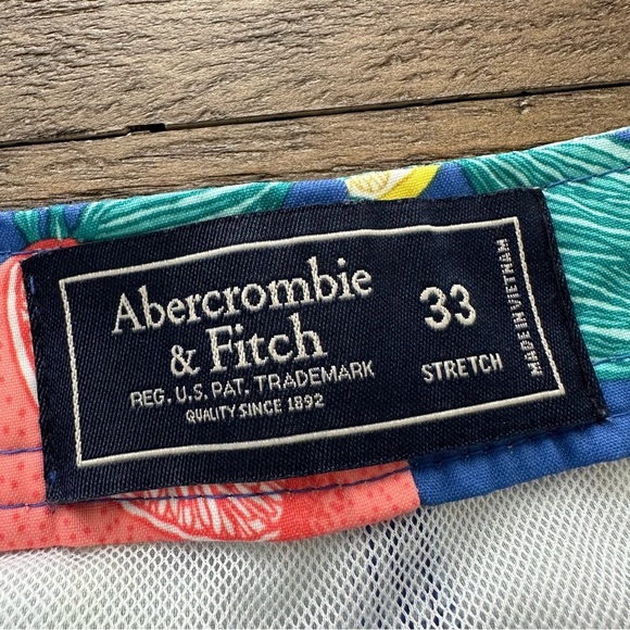 Abercrombie & Fitch Mens 33 Blue Fruit Print Swim Shorts Mesh Lined 7” Summer - Picture 3 of 6